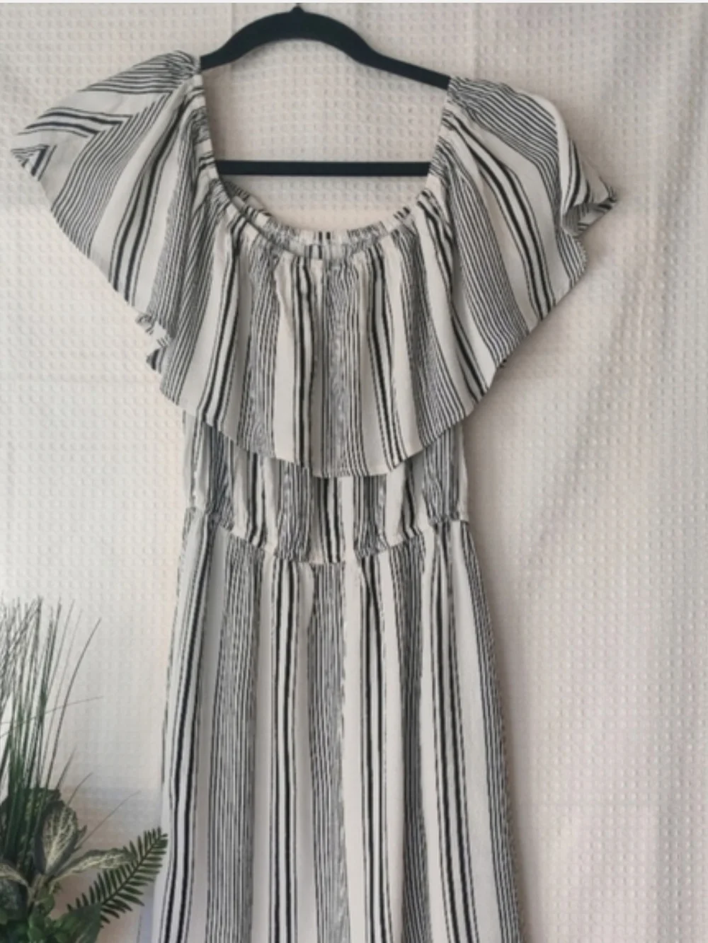Forever 21 Black and White Striped Dress Size Medium - Picture 2 of 8